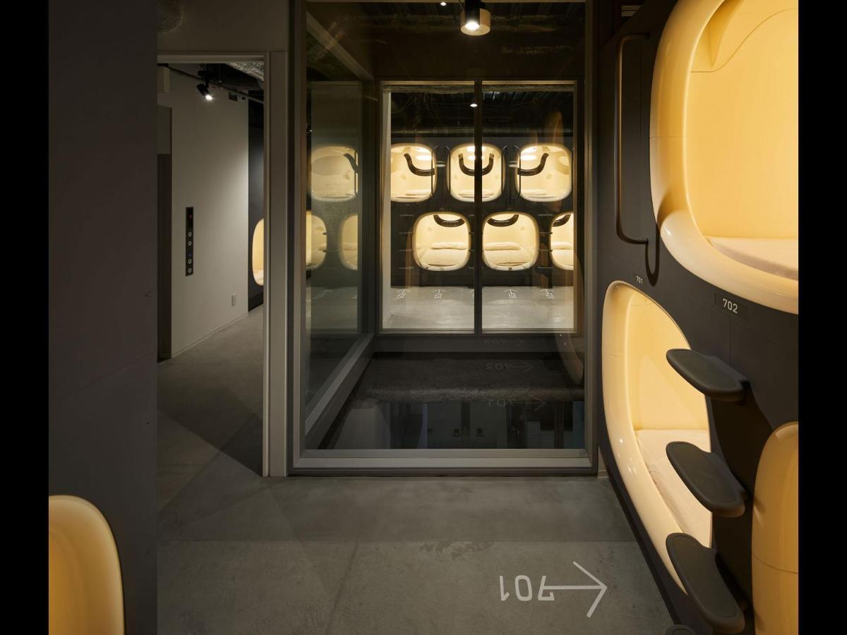 Capsule Room Male Non-Smoking